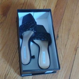 SAKS FIFTH AVENUE SHOES New with tags